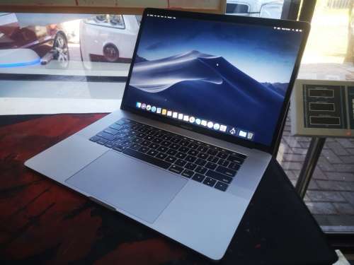 1ST BID!*MACBOOK PRO 15"TOUCHBAR*2017*i7-7700HQ*16GB RAM*512GB SSD*RADEON PRO*