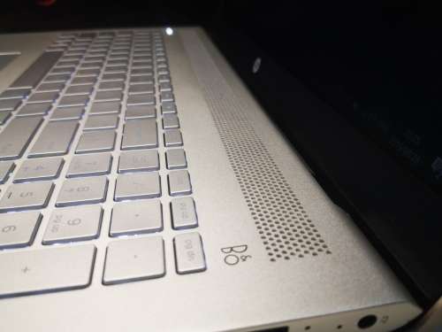 STUNNING! GOLD!*Monstrous 7th Gen*HP PAVILION 15*i5-7200u*2000GB HDD*8GB DDR4*NVIDIA 4GB*