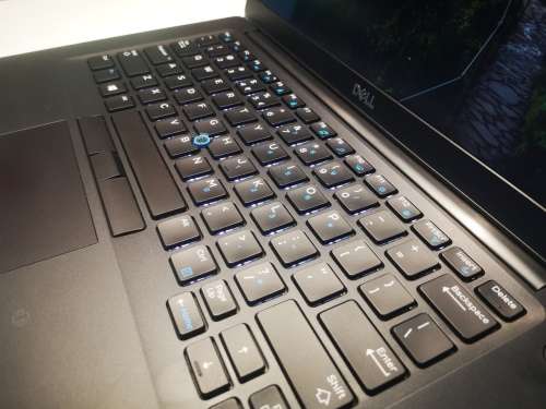 *Amazing!*BEST ON AUCTION*DELL LATITUDE 7490*8TH GEN i7*i7-8650U*8GB*256GB SSD*FHD