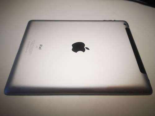 **EXCELLENT CONDITION**APPLE IPAD 3RD GEN**WIFI&CELL*64GB*9.7 INCH*2048X1536 RETINA*