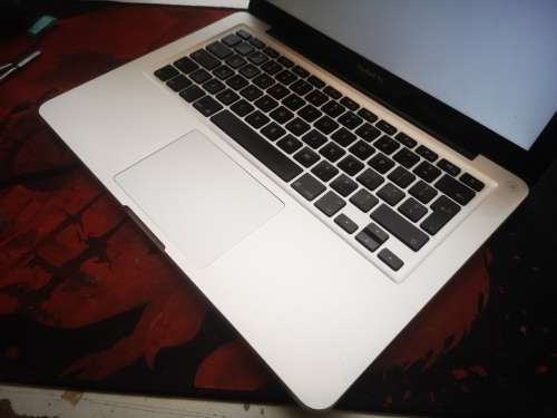 **MONSTROUS SPEED**APPLE MACBOOK PRO i7*8.1*DVD*12GB RAM*256GB SSD*