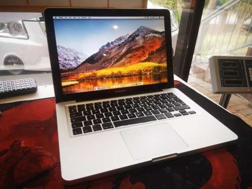 **MONSTROUS SPEED**APPLE MACBOOK PRO i7*8.1*DVD*12GB RAM*256GB SSD*