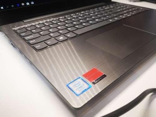 GRAPHIC DESIGN/ENGINEERING*8TH GEN i7**LENOVO V330**i7-8550U*RADEON 530*12GB DDR4*1000GB HDD*FHD