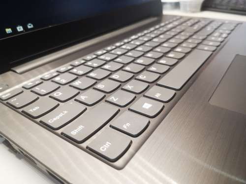 GRAPHIC DESIGN/ENGINEERING*8TH GEN i7**LENOVO V330**i7-8550U*RADEON 530*12GB DDR4*1000GB HDD*FHD