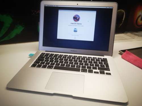 1ST BID TAKES!*IMMACULATE**Apple Macbook Air*EARLY 2015*i5-5250U*8GB RAM*128GB SSD*BACKLIT*