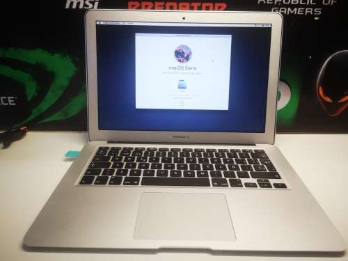 1ST BID TAKES!*IMMACULATE**Apple Macbook Air*EARLY 2015*i5-5250U*8GB RAM*128GB SSD*BACKLIT*