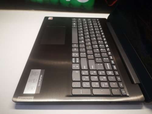 As Brand New*RADEON PERFORMANCE*LENOVO s145*A6-9225*TURBO CORE*RADEON R4*500GB HDD*4GB DDR4*WARRANTY