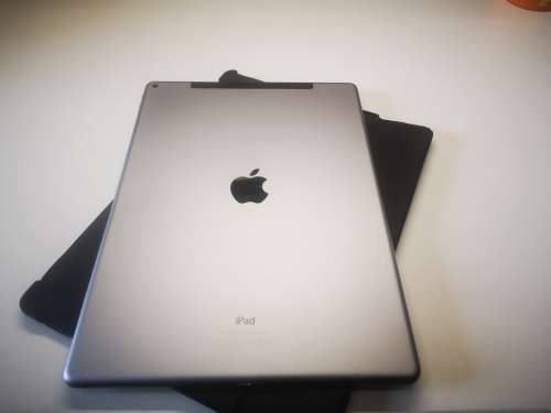 Do Not Miss!!*APPLE IPAD "PRO"**APPLE A9X**MASSIVE 12.9"4GB RAM*128GB*WIFI&CELLULAR*RETINA TOUCH*