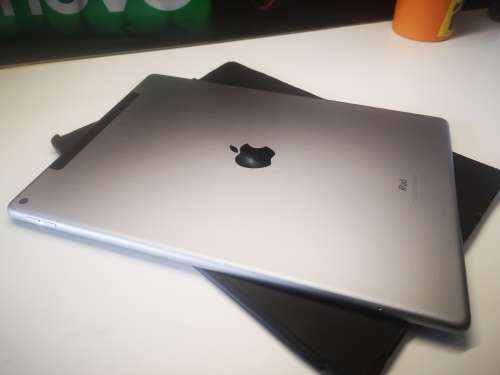 Do Not Miss!!*APPLE IPAD "PRO"**APPLE A9X**MASSIVE 12.9"4GB RAM*128GB*WIFI&CELLULAR*RETINA TOUCH*