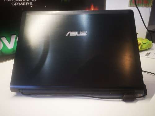 RARE FIND*ASUS GAMING UL80V*ULV-8U7300*4GB DDR3*320GB HDD*NVIDIA GEFORCE 210*INSTANT BOOT*
