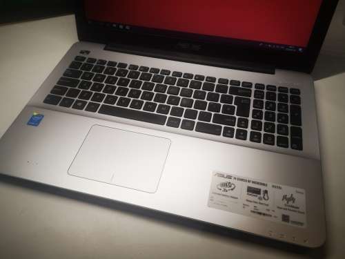 ***THE X SERIES***ASUS X555L*i5-5200u*1000GB*FHD DISPLAY*8GB DDR4*SONICMASTER*