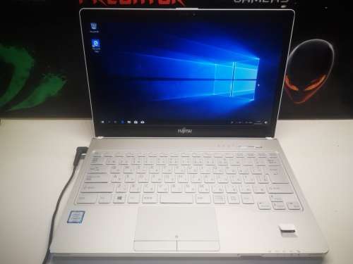 *High Spec Beauty!*FUJITSU LIFEBOOK SH75/W*i5-6200U*12GB DDR4*500GB HDD*FHD*