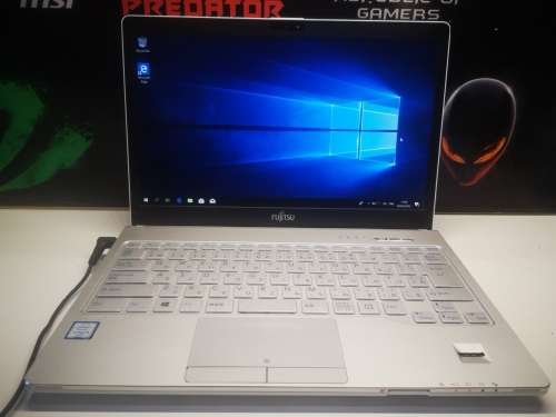 *High Spec Beauty!*FUJITSU LIFEBOOK SH75/W*i5-6200U*12GB DDR4*500GB HDD*FHD*