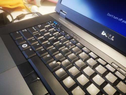 OFFICE SPEC*DELL LATITUDE E5510*i5-540M*4GB RAM*15.6HDF*250GB*