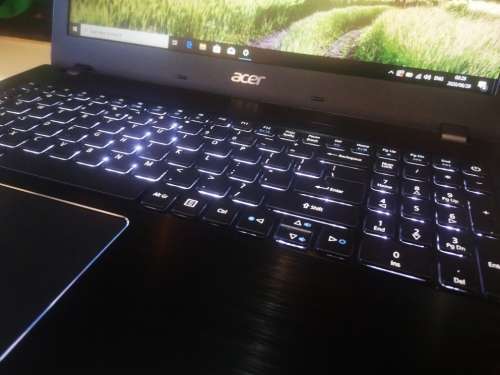 STUNNING*LATEST TECH*ACER TRAVELMATE P259*i5-7200u*8GB DDR4*1000gb HDD*HD620