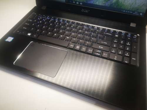 STUNNING*LATEST TECH*ACER TRAVELMATE P259*i5-7200u*8GB DDR4*1000gb HDD*HD620