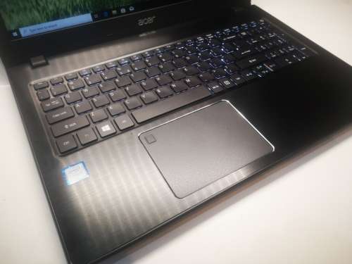 STUNNING*LATEST TECH*ACER TRAVELMATE P259*i5-7200u*8GB DDR4*1000gb HDD*HD620