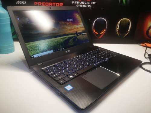 STUNNING*LATEST TECH*ACER TRAVELMATE P259*i5-7200u*8GB DDR4*1000gb HDD*HD620