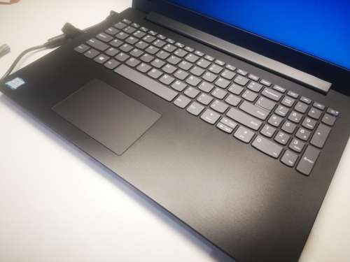 HIGH SPEC!*QUAD CORE 8th Gen i7*LENOVO 130*i7-8550U*8GB DDR4*1000GB HDD*UHD620*