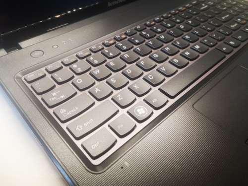 LATE ENTRY!*PERFECT FOR OFFICE*LENOVO G570*i3-2430M*HD DISPLAY*4GB RAM*500GB HDD*