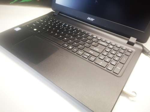 LATE ENTRY!*STUNNING*HIGH SPEC!*ACER EXTENSA 2540*i5-7200u*8GB RAM*1000gb HDD*