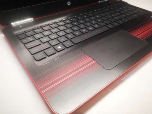 HIGH SPEC-HP PAVILION 15-i3-6100u-6GB DDR-41000GB HDD-BANGandOLUFSEN SOUND-FULL HD