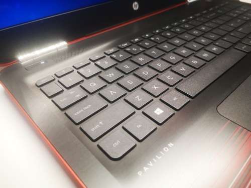 HIGH SPEC-HP PAVILION 15-i3-6100u-6GB DDR-41000GB HDD-BANGandOLUFSEN SOUND-FULL HD