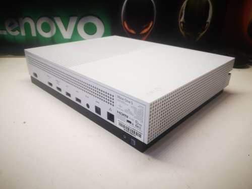 PACKAGE DEAL*XBOX ONE S*WITH 1 X ORIGINAL CONTROLLERS*1000GB HDD*4 XBOX GAMES*