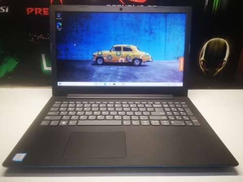 BEAUTIFUL!*HIGH SPEC!*QUAD CORE 8th Gen i7*LENOVO 130*i7-8550U*8GB DDR4*1000GB HDD*UHD620*