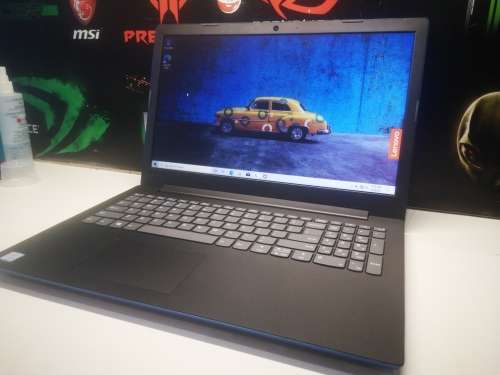 BEAUTIFUL!*HIGH SPEC!*QUAD CORE 8th Gen i7*LENOVO 130*i7-8550U*8GB DDR4*1000GB HDD*UHD620*