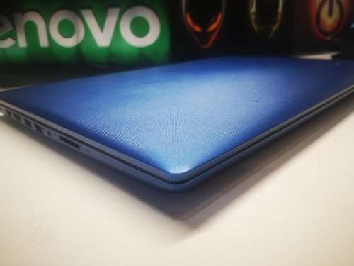 BEAUTIFUL!*HIGH SPEC!*QUAD CORE 8th Gen i7*LENOVO 130*i7-8550U*8GB DDR4*1000GB HDD*UHD620*