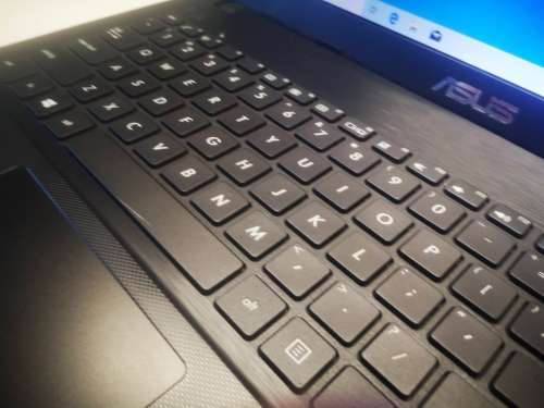 ICE COOL TECH*ASUS PRO X551C*i3-3217U*4GB DDR3*500GB HDD*SONICMASTER*INSTANT ON*