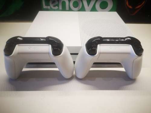 2 x Controllers and Forza 4****XBOX ONE S*2 X CONTROLLERS*500GB HDD*FORZA 4*