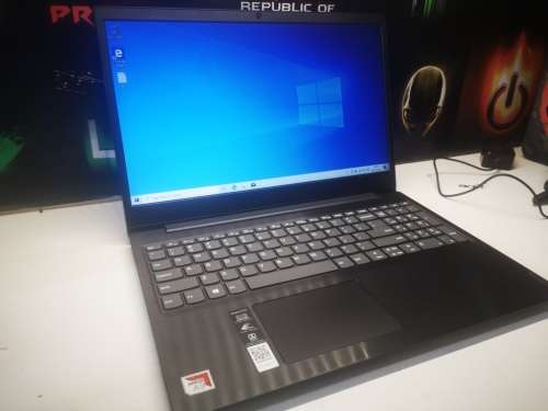 VERY FAST!*HIGH SPEC*LENOVO s145*A9-9425*8TH GEN*TURBO CORE*RADEON R5**8GB DDR4*256GB SAMSUNG SSD*