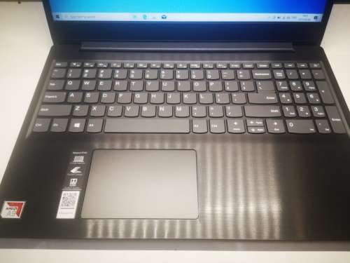 VERY FAST!*HIGH SPEC*LENOVO s145*A9-9425*8TH GEN*TURBO CORE*RADEON R5**8GB DDR4*256GB SAMSUNG SSD*