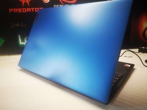 VERY FAST!*HIGH SPEC*LENOVO s145*A9-9425*8TH GEN*TURBO CORE*RADEON R5**8GB DDR4*256GB SAMSUNG SSD*