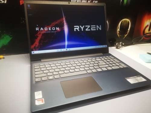 *HIGH SPEC*LENOVO s145*A9-9425*8TH GEN*TURBO CORE*RADEON R5**8GB DDR4*1000GB HDD*