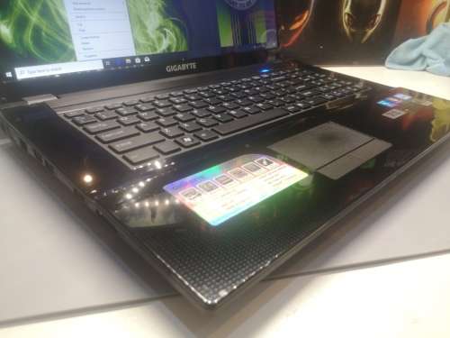 GIGABYTE GAMER!*17.3` HD+ BEAST*GIGABYTE Q1742*i7-2630QM*NVIDIA GT540M*6GB RAM*1000GB*SOUND BLASTER