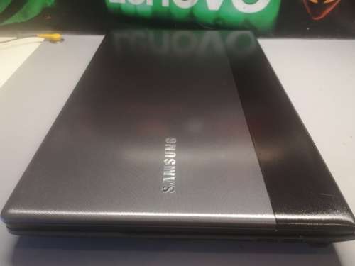 EXCELLENT!*SAMSUNG NP 300*i5-3210M*8GB DDR3*720GB HDD*15.6` HD*DVD