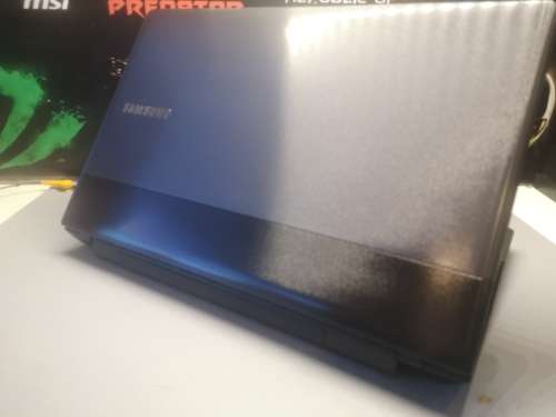 EXCELLENT!*SAMSUNG NP 300*i5-3210M*8GB DDR3*720GB HDD*15.6` HD*DVD