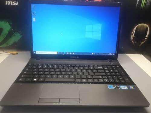 EXCELLENT!*SAMSUNG NP 300*i5-3210M*8GB DDR3*720GB HDD*15.6` HD*DVD