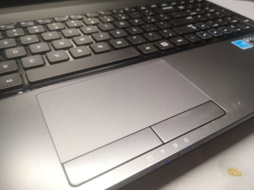 EXCELLENT!*SAMSUNG NP 300*i5-3210M*8GB DDR3*720GB HDD*15.6` HD*DVD