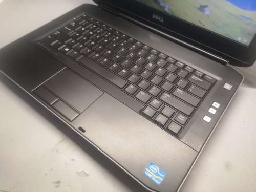MINT!*DELL LATITUDE E5430*i5-3340M*6GB RAM*5000GB HDD*HD*DVD