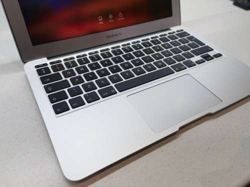 EXCELLENT!*MINT*APPLE MACBOOK AIR*CORE i5*128GB SSD*4GB RAM*HD*HD 5000 GRAPHICS*
