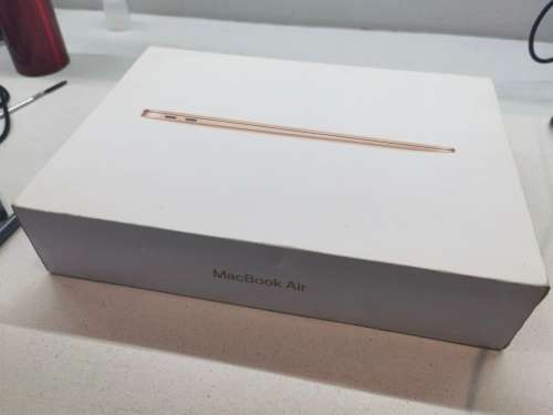 Please Read*MACBOOK AIR 2018*i5-8210Y*8GB RAM*128GB SSD*RETINA*UHD 617 GRAPHICS*FACETIME WEBCAM*