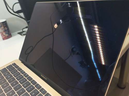 Please Read*MACBOOK AIR 2018*i5-8210Y*8GB RAM*128GB SSD*RETINA*UHD 617 GRAPHICS*FACETIME WEBCAM*