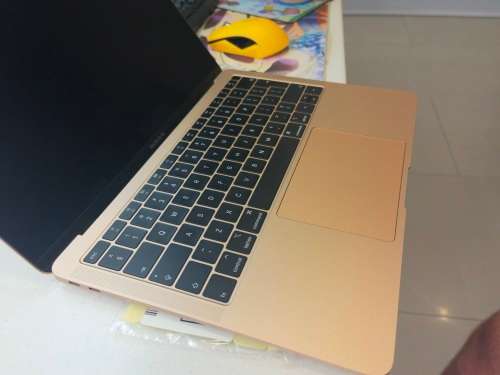 Please Read*MACBOOK AIR 2018*i5-8210Y*8GB RAM*128GB SSD*RETINA*UHD 617 GRAPHICS*FACETIME WEBCAM*