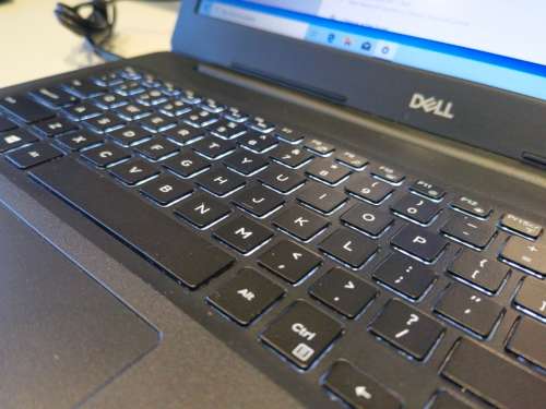 *8TH GEN Graphic Design/Gaming*DELL INSPIRON 3590*i5-8250U*8GB*AMD RADEON 530*500GB HDD*FULL HD*