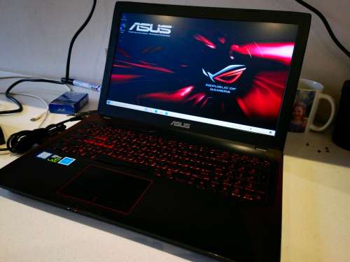 GAMING BEAST!*ASUS FX553VD*i5-7300HQ*FHD*256GB NVME SSD*16GB DDR4*QUAD CORE*NVIDIA GTX1050*