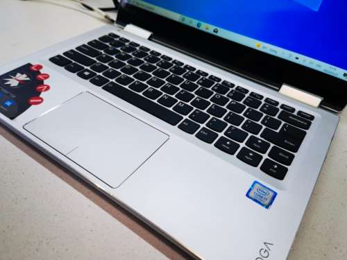 *Awesome!**LENOVO YOGA 710*i7-7500U*TOUCHREEN*8GB DDR4*256GB NVME*FHD*HD 620*BACKLIT